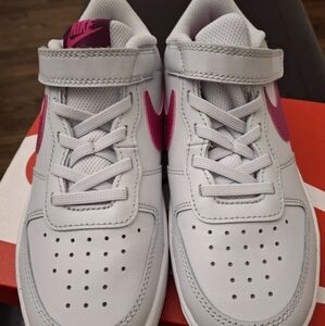 Nike Kids' White and Pink Sneakers 3y